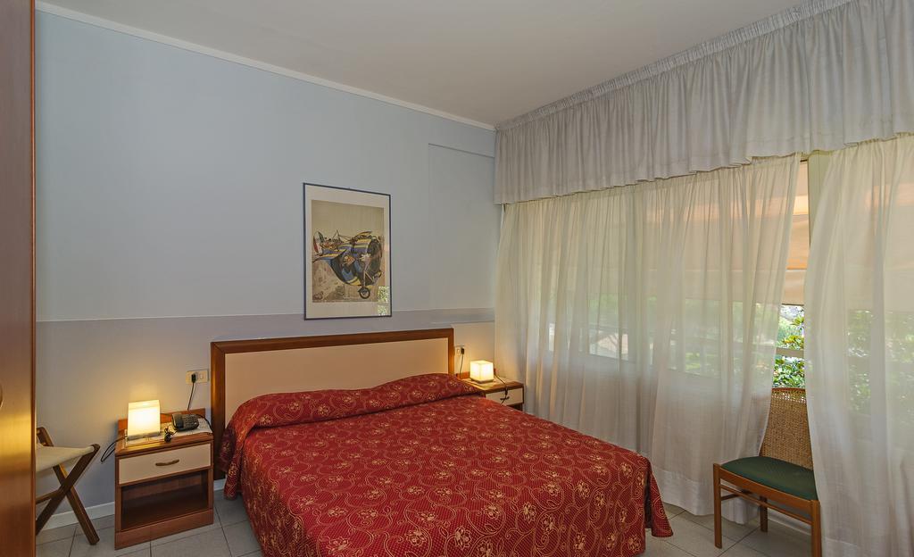 Hotel Le Ginestre Lido di Camaiore Exterior photo