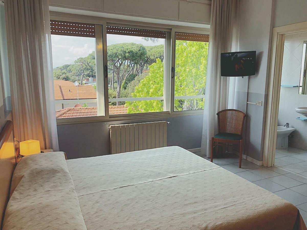 Hotel Le Ginestre Lido di Camaiore Exterior photo